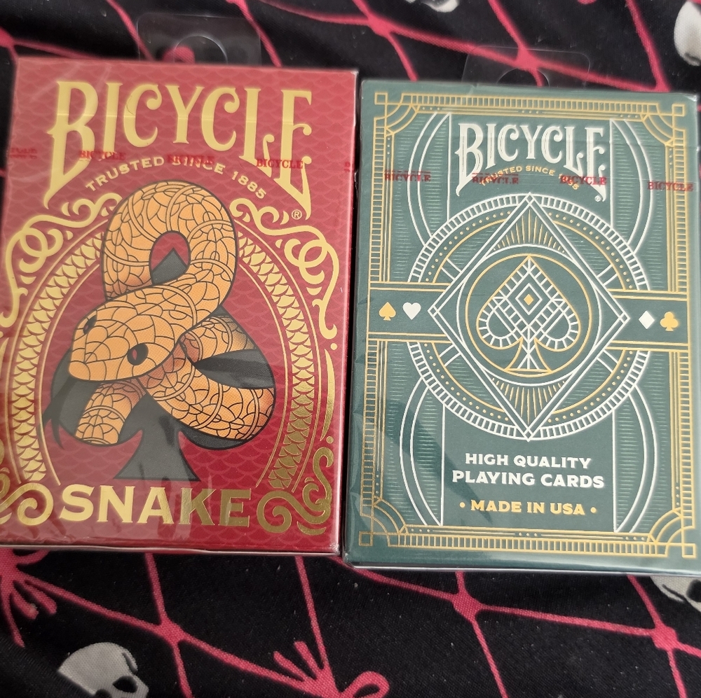 Bicycle Playing Cards - Snake Red & Green Bezentine Decks